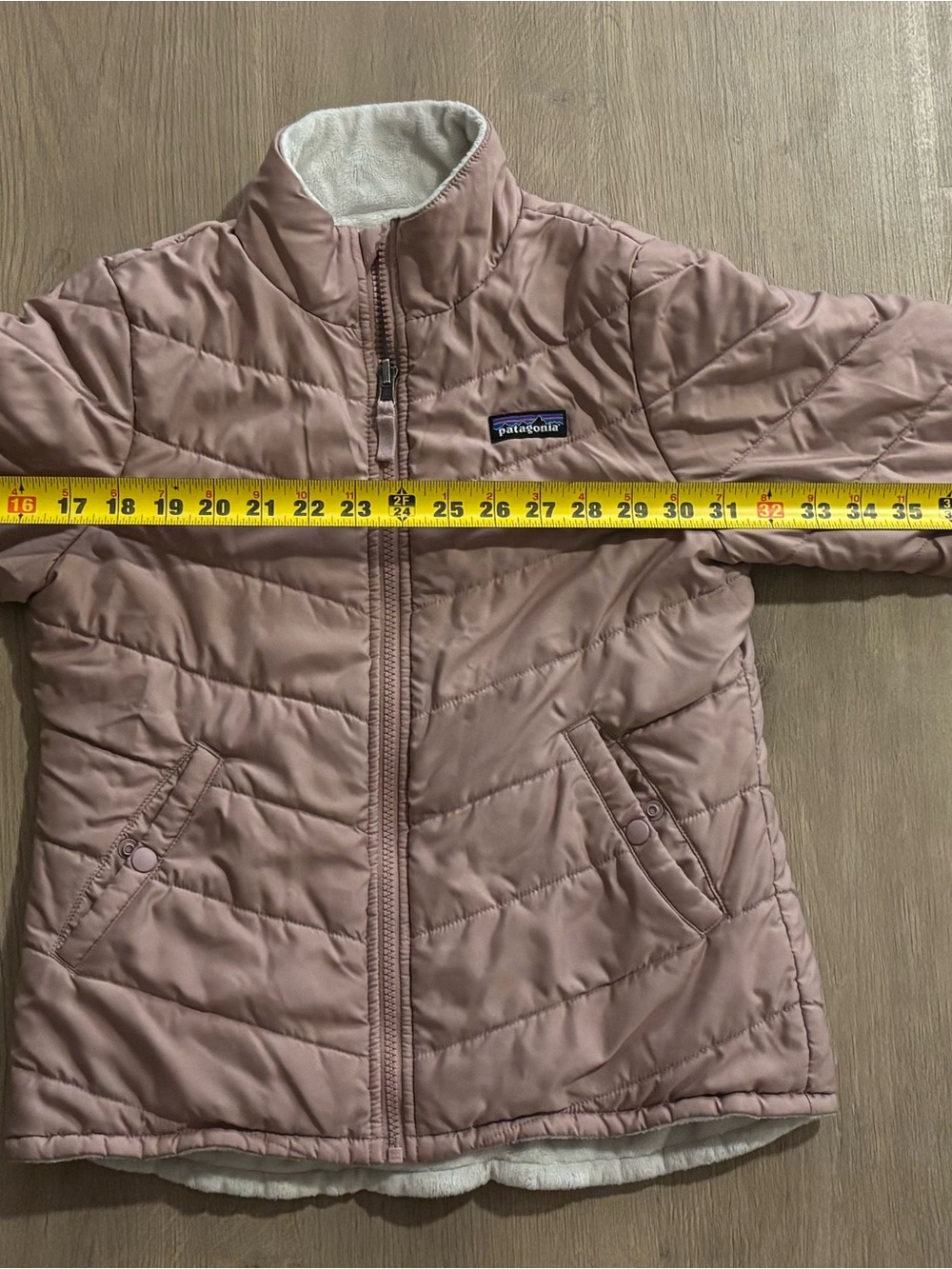 Girls Reversible Patagonia Jacket - Picture 12 of 14